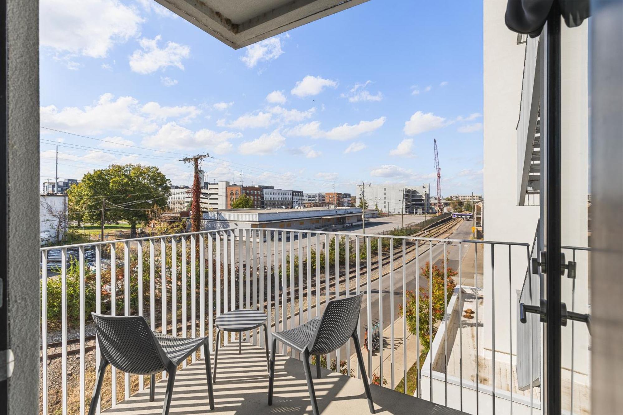 Luxury On The River 4 Beds 2.5 Bath, Walk To Downtown Apartment Nashville Bagian luar foto